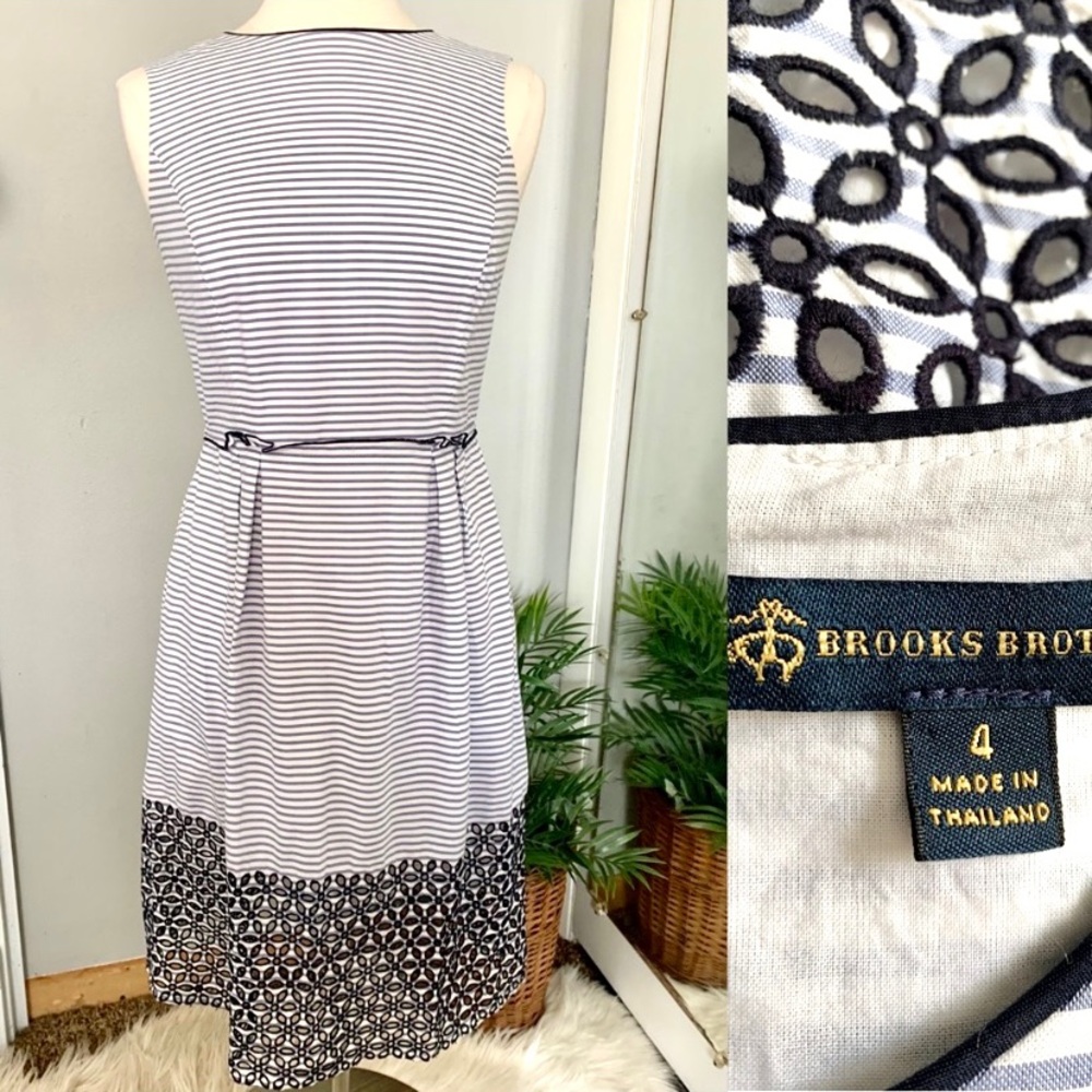 Women’s Brooks Brothers Blue White Striped sheath dress Sz 4